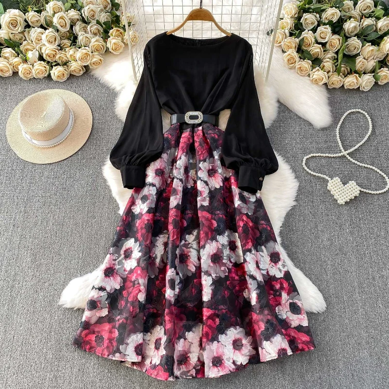 Retro lantern sleeve dress women's spring high-end jacquard splicing waist cinching slimming big swing elegant long skirt
Retro lantern sleeve dress women's spring high-end jacquard splicing waist cinching slimming big swing elegant long skirt