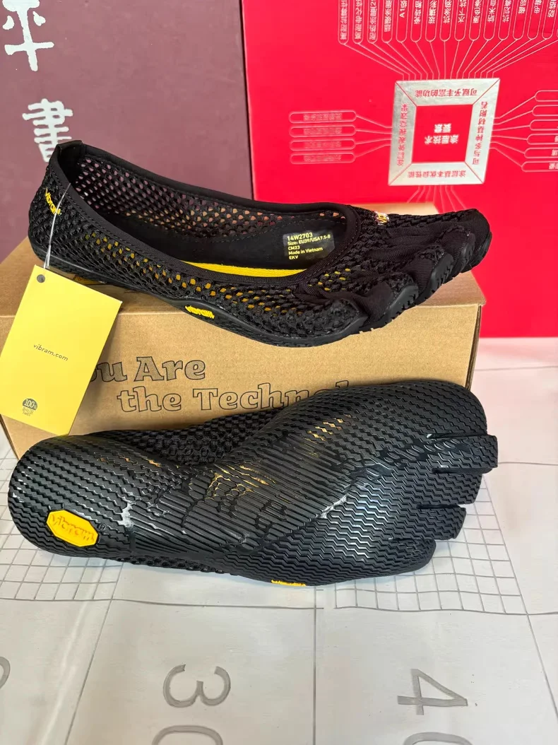 Men five-finger shoes women's indoor yoga Pilates barefoot comprehensive training non-slip fitness shoes Women Casual Sneakers
Men five-finger shoes women's indoor yoga Pilates barefoot comprehensive training non-slip fitness shoes Women Casual Sneakers