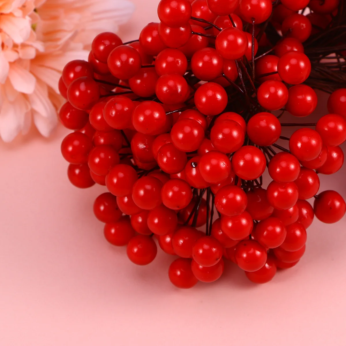 400Pcs Artificial Red Holly Berries Wire Double Ended Christmas Decorations Wreath Floral Arrangement Ornaments
400Pcs Artificial Red Holly Berries Wire Double Ended Christmas Decorations Wreath Floral Arrangement Ornaments