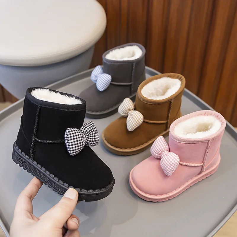 Children Winter Snow Boots Add Velvet Thickened Keep Warm Cotton Short Boots Girls Casual Soft Soled bowknot Boots Kids Shoes
Children Winter Snow Boots Add Velvet Thickened Keep Warm Cotton Short Boots Girls Casual Soft Soled bowknot Boots Kids Shoes