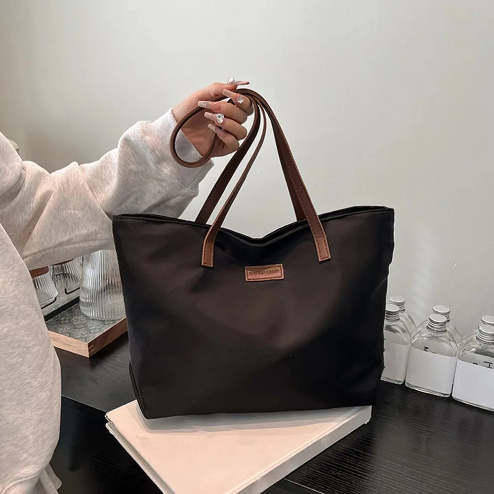 Повседневные женские сумки на плечо из ткани Оксфорд, женская водонепроницаемая сумка-тоут для колледжа, женские сумки большой вместимости
Повседневные женские сумки на плечо из ткани Оксфорд, женская водонепроницаемая сумка-тоут для колледжа, женские сумки большой вместимости