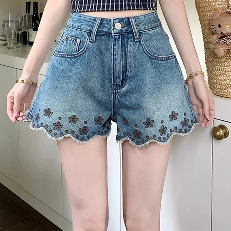 2026New Summer High Waist Denim Shorts Women Floral Embroidery Scallop Frayed Hem A-Line Shorts Y2K Casual Streetwear Trousers
2026New Summer High Waist Denim Shorts Women Floral Embroidery Scallop Frayed Hem A-Line Shorts Y2K Casual Streetwear Trousers
