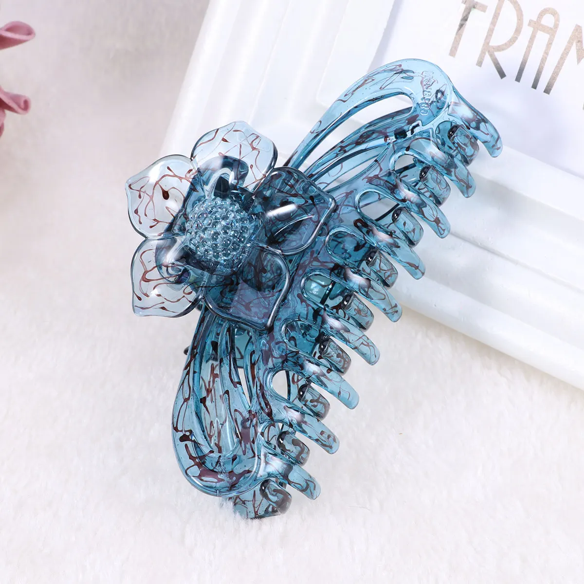 Elegant Hair Claw Clips Lightweight Durable Styling Tool Non Slip Shower Protection Thick Hair Accessories Fashionable Claw
Elegant Hair Claw Clips Lightweight Durable Styling Tool Non Slip Shower Protection Thick Hair Accessories Fashionable Claw