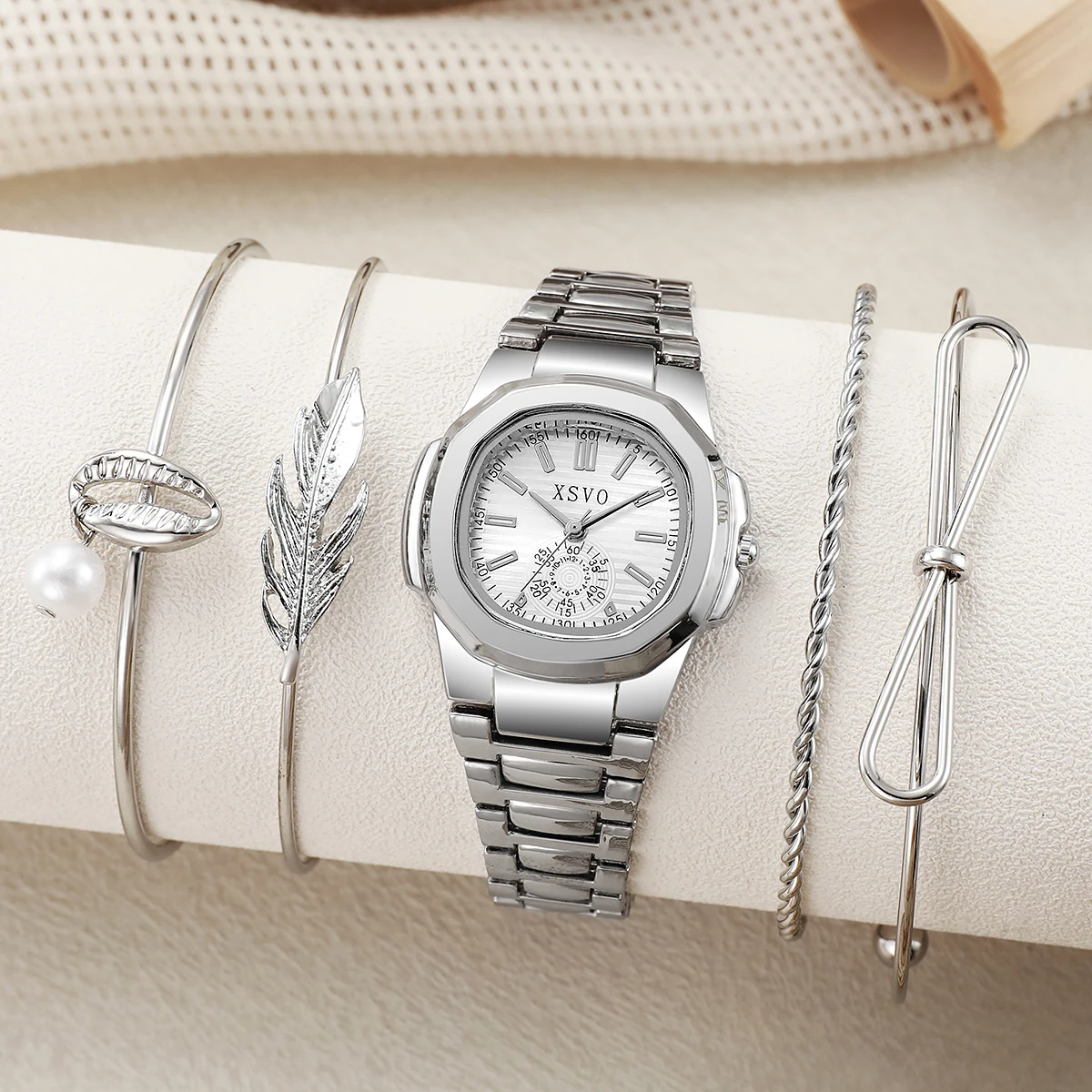 No gift box Classic elegant square dial calendar wrist quartz watch pearl bracelet 5 piece set
No gift box Classic elegant square dial calendar wrist quartz watch pearl bracelet 5 piece set