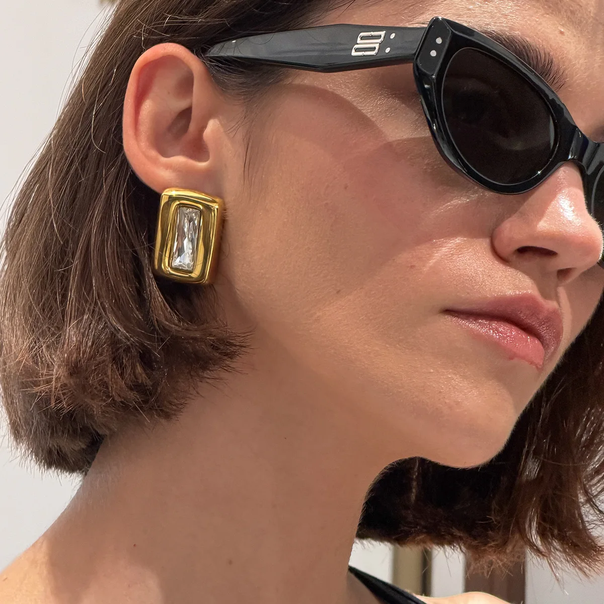 Exquisite PVD18K Gold Plated Square Shape Zircon Earrings Women Classic Stainless Steel Stud Earring Fashion Jewelry Gift
Exquisite PVD18K Gold Plated Square Shape Zircon Earrings Women Classic Stainless Steel Stud Earring Fashion Jewelry Gift