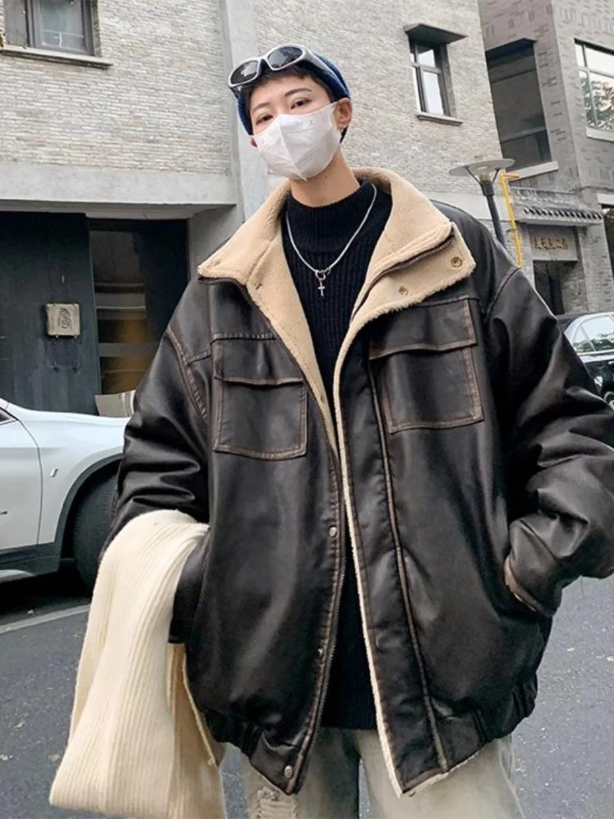 Мужская утепленная куртка-пилот из хлопка с подкладкой из овечьего меха, в стиле ретро, американский стиль, зимняя теплая мотоциклетная куртка-жилет, приталенный крой
Мужская утепленная куртка-пилот из хлопка с подкладкой из овечьего меха, в стиле ретро, американский стиль, зимняя теплая мотоциклетная куртка-жилет, приталенный крой