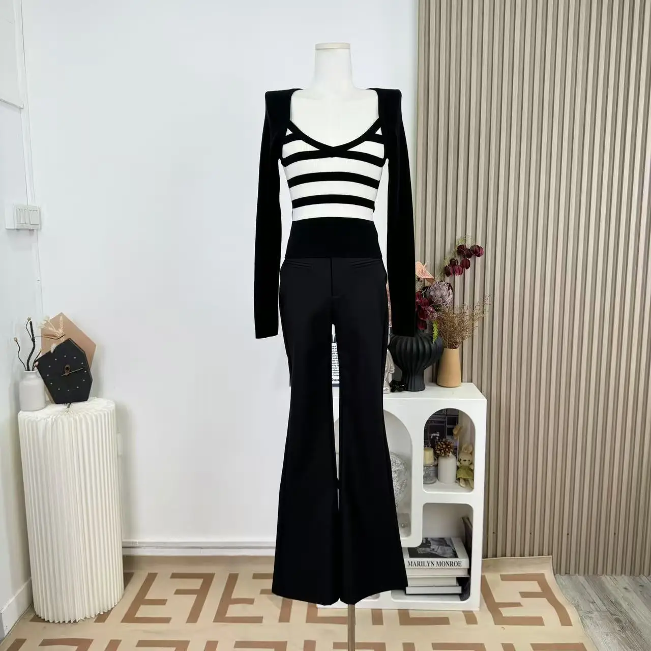 Вязаный полосатый свитер с длинными рукавами из двух предметов из смесовой шерсти, осень-зима, новый облегающий универсальный пуловер с v-образным вырезом, топ C187
Вязаный полосатый свитер с длинными рукавами из двух предметов из смесовой шерсти, осень-зима, новый облегающий универсальный пуловер с v-образным вырезом, топ C187