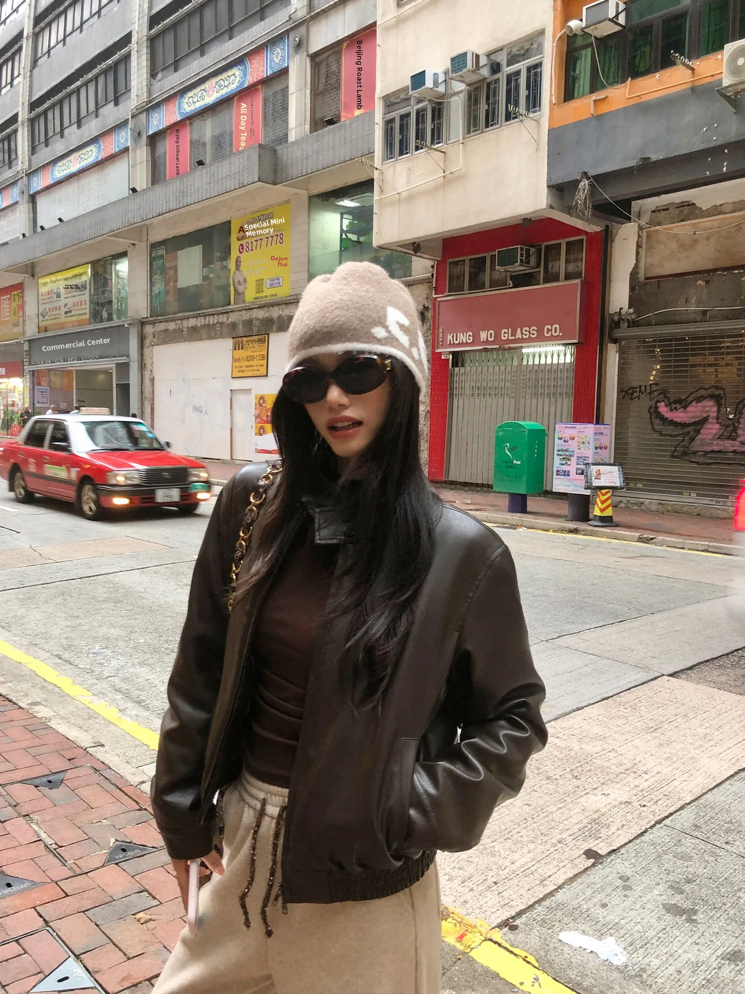 Pusumede Modern Retro Stand Collar ort PU Leather Jaet Biker Jaet Youth Loose Fit Autumn Faion Ladies Leather Coat
Pusumede Modern Retro Stand Collar ort PU Leather Jaet Biker Jaet Youth Loose Fit Autumn Faion Ladies Leather Coat