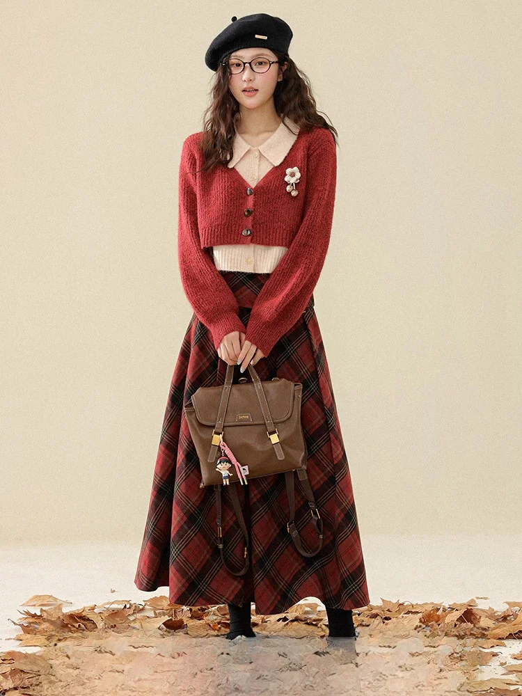 Red Embroidered Knitwear Three Inch Lotus 2026 Chinese Zodiac Year Stitched Sweater Winter Long Sleeve V-Neck Short Coat for ...
Red Embroidered Knitwear Three Inch Lotus 2026 Chinese Zodiac Year Stitched Sweater Winter Long Sleeve V-Neck Short Coat for ...