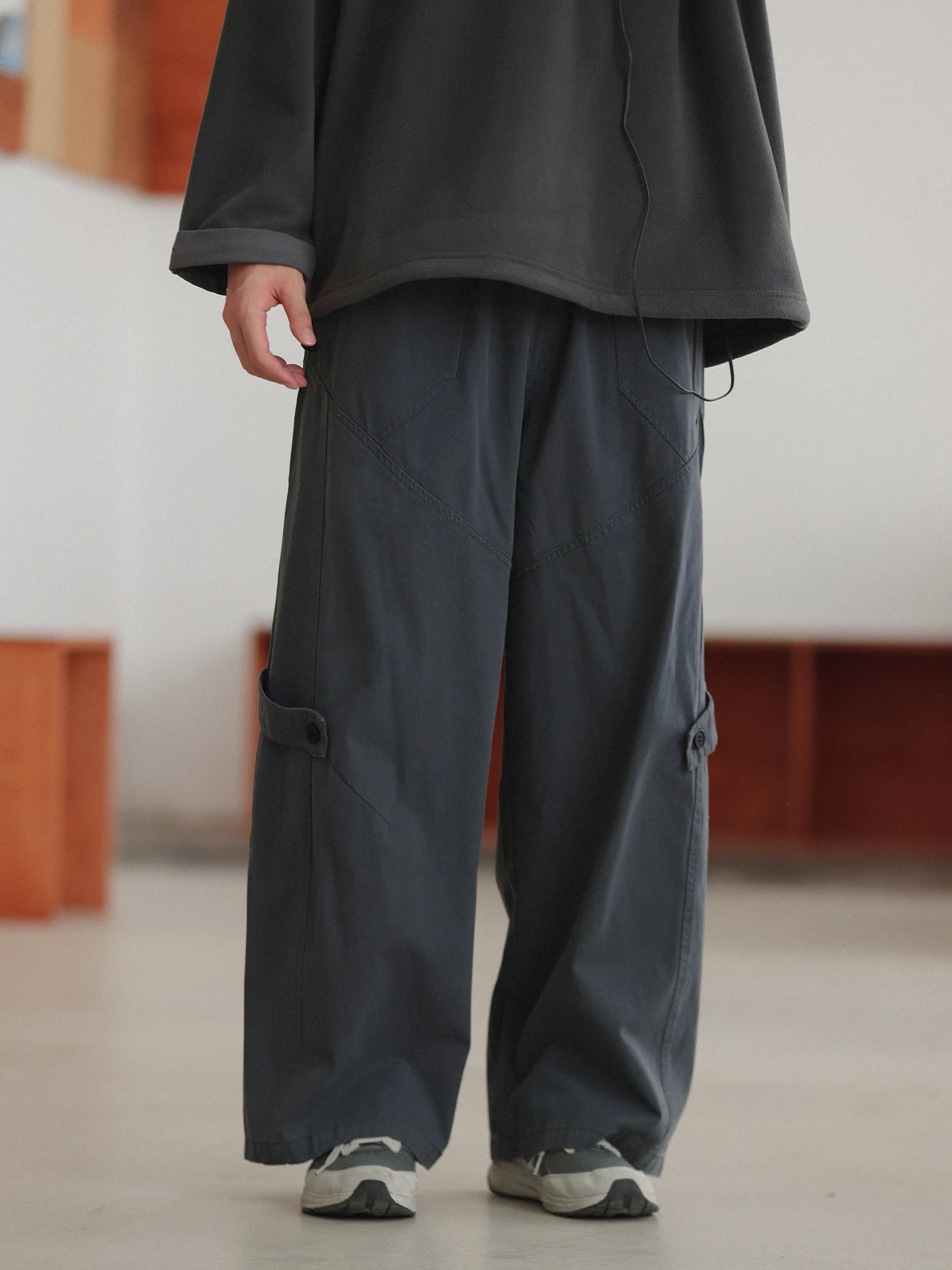 Мужские повседневные брюки NOEARS в японском стиле, свободные, прямого кроя, синие, с эластичным поясом, в стиле ретро, с завязками, для молодых мужчин
Мужские повседневные брюки NOEARS в японском стиле, свободные, прямого кроя, синие, с эластичным поясом, в стиле ретро, с завязками, для молодых мужчин