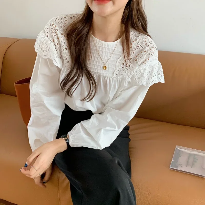 Korean Hollow Out Lace Blouse Women 2022 Casual White Shirt Vintage O-Neck Patchwork Long Sleeve Loose Tops Blusas 13602
Korean Hollow Out Lace Blouse Women 2022 Casual White Shirt Vintage O-Neck Patchwork Long Sleeve Loose Tops Blusas 13602