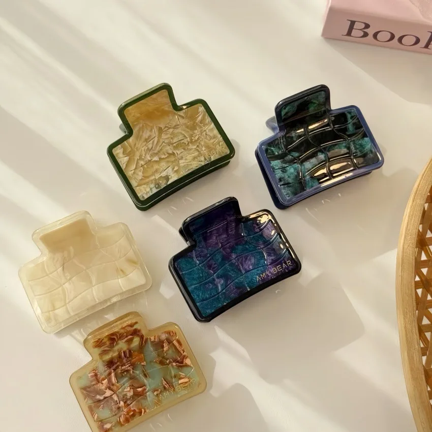 Elegant Acetate Half-Round Hair Claw Clip with Full Crystals, Small Sparkly Hair Accessory for Women, Minimalist Starry Design
Elegant Acetate Half-Round Hair Claw Clip with Full Crystals, Small Sparkly Hair Accessory for Women, Minimalist Starry Design