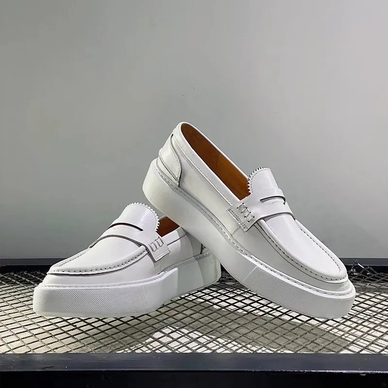 Мужские туфли на плоской подошве, новые весенние кожаные туфли на толстой подошве, маленькие белые туфли, повседневная мужская обувь большого размера, маленького размера 
Мужские туфли на плоской подошве, новые весенние кожаные туфли на толстой подошве, маленькие белые туфли, повседневная мужская обувь большого размера, маленького размера