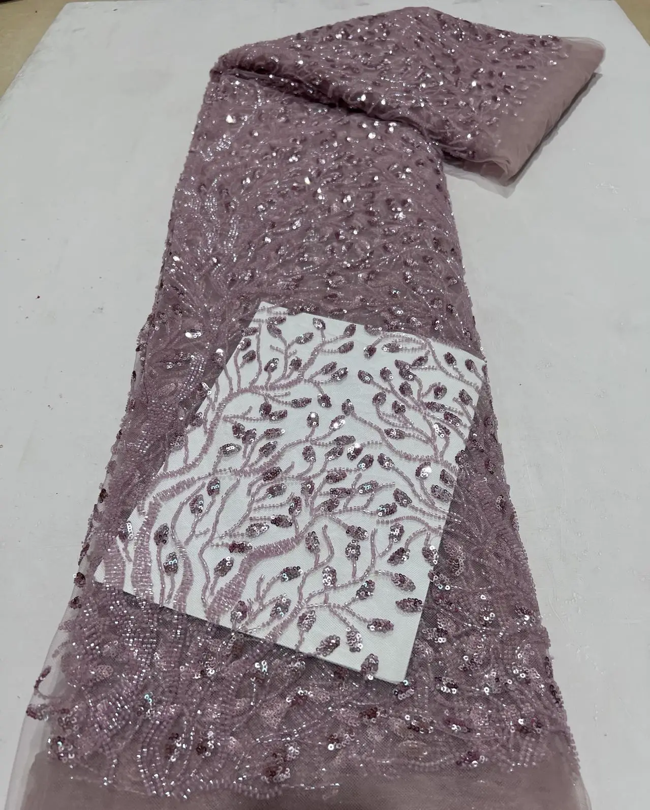 2026 High-Quality African Nigerian Tulle Lace Fabric Sequins Embroidery French Guipure Prom/Wedding Party Dress Beaded 5 Yards
2026 High-Quality African Nigerian Tulle Lace Fabric Sequins Embroidery French Guipure Prom/Wedding Party Dress Beaded 5 Yards