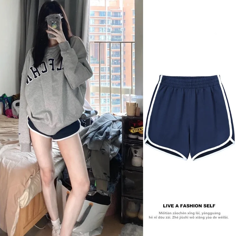 American Retro Sporty Short Pants Women Loose Wide Leg Hot Pants Summer Dopaamine Matching High Waist Asymmetric Casual Pants
American Retro Sporty Short Pants Women Loose Wide Leg Hot Pants Summer Dopaamine Matching High Waist Asymmetric Casual Pants