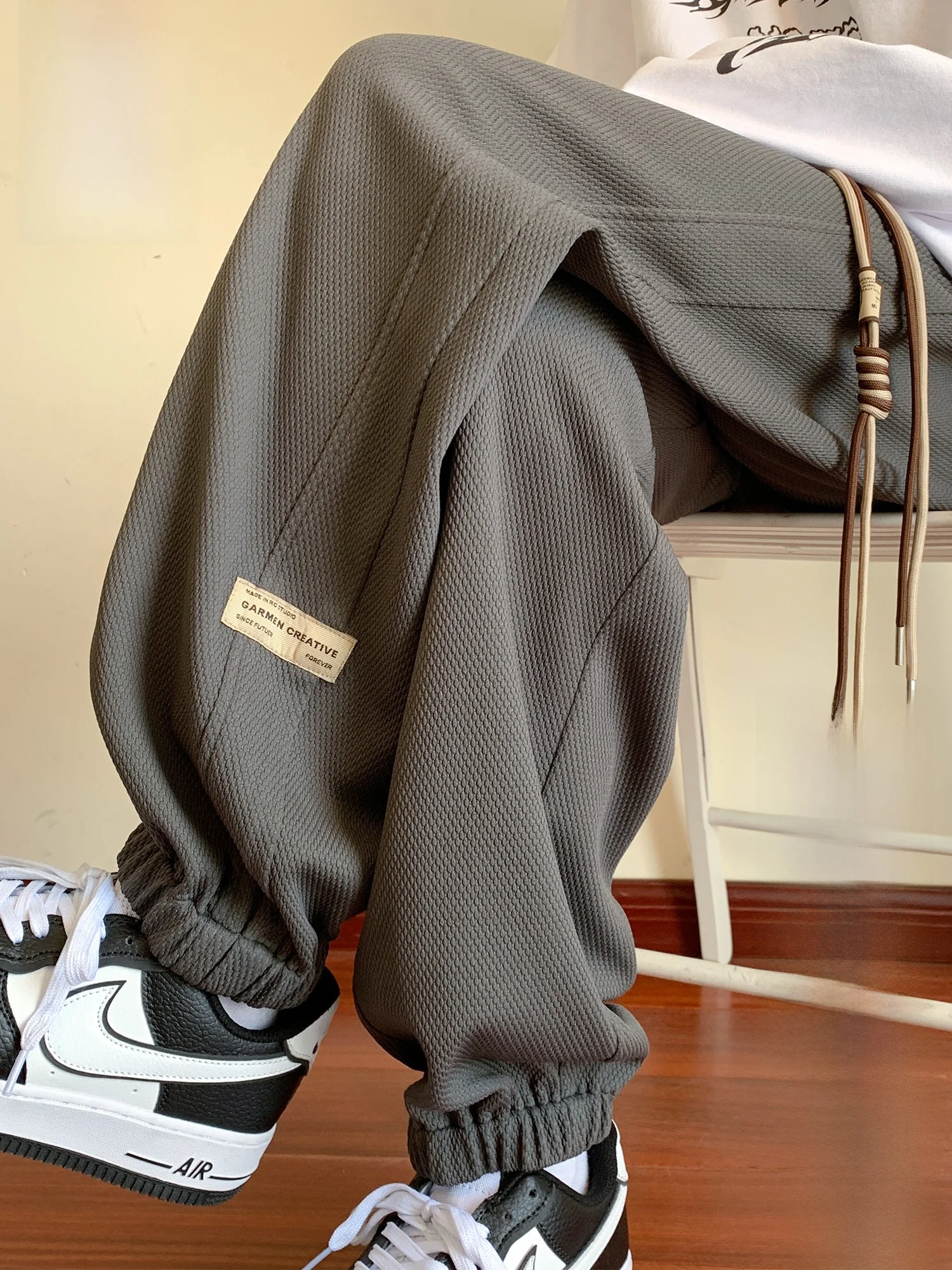 Мужские спортивные брюки PaulFrank Thiened Fce Lined Sports Harlan с манжетами, повседневные брюки, зимние теплые удобные брюки свободного кроя
Мужские спортивные брюки PaulFrank Thiened Fce Lined Sports Harlan с манжетами, повседневные брюки, зимние теплые удобные брюки свободного кроя