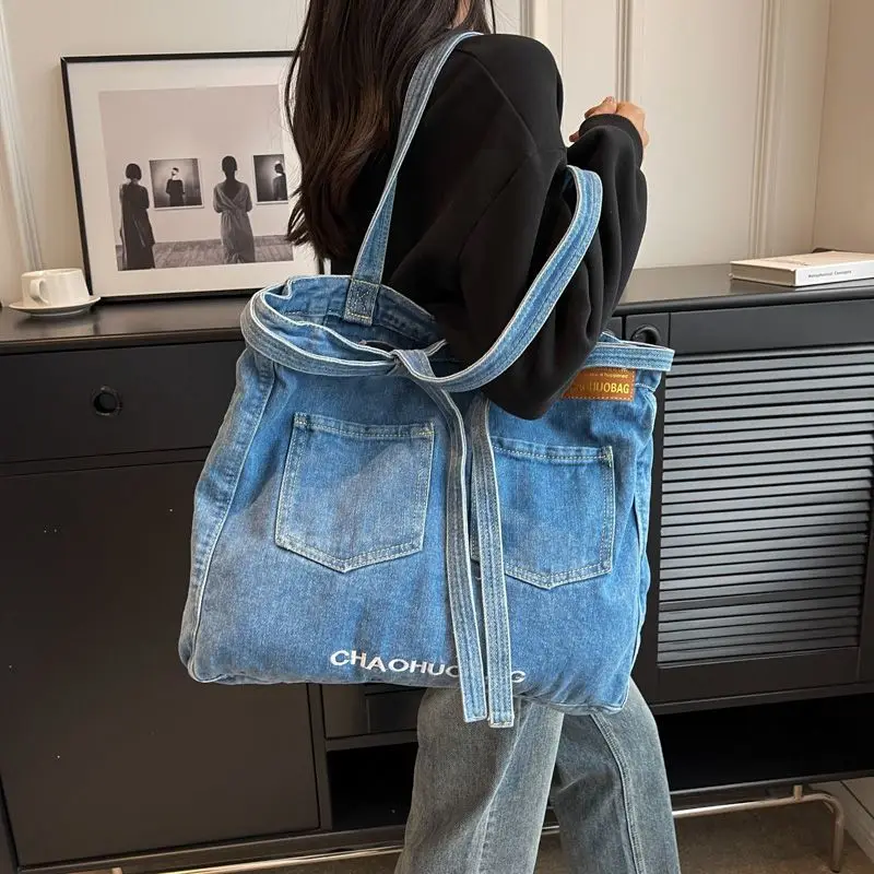 Vintage Washed Jeans Cloth Bag Large Capacity Commuting Canvas Bag Fashion Casual Tote Bag Versatile Student Shoulder Bag Women
Vintage Washed Jeans Cloth Bag Large Capacity Commuting Canvas Bag Fashion Casual Tote Bag Versatile Student Shoulder Bag Women