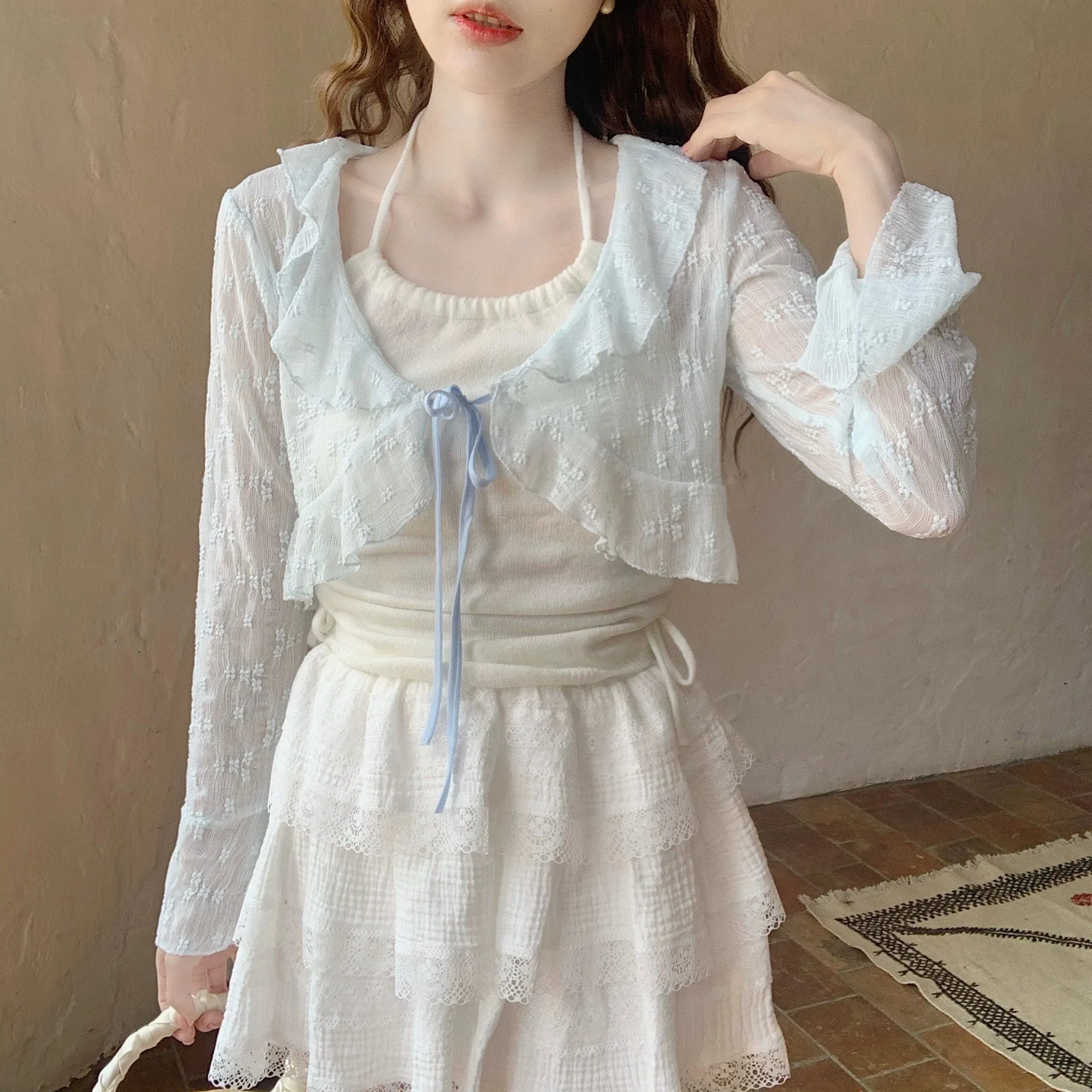Lightweight Ice Silk Lace Cardigan Women's Summer Sun Protection Vest Top with Strap Vest Thin Veil Small Shawl Cover up
Lightweight Ice Silk Lace Cardigan Women's Summer Sun Protection Vest Top with Strap Vest Thin Veil Small Shawl Cover up