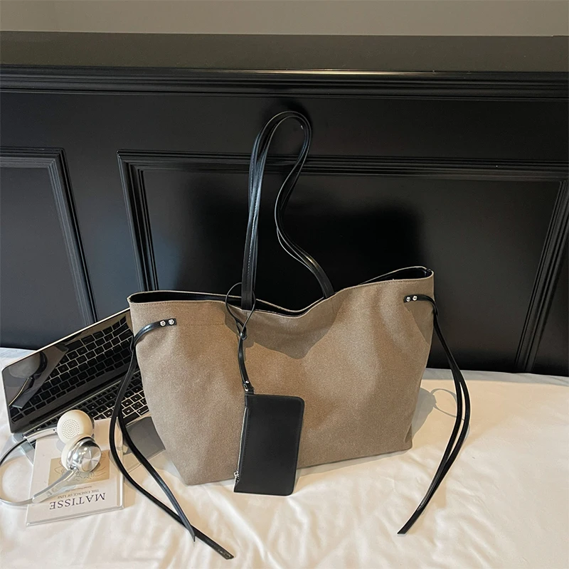 New Large Capacity Tote Bag European American Retro Canvas Bags Stylish Simple Casual Bag Solid Color Light Luxury Shoulder Bags 
New Large Capacity Tote Bag European American Retro Canvas Bags Stylish Simple Casual Bag Solid Color Light Luxury Shoulder Bags