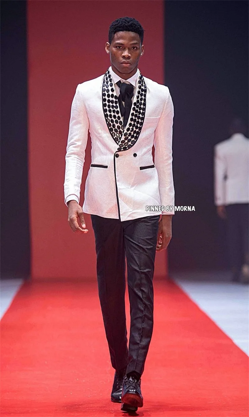 White Men Suits Set 2 Pieces Blazer+Black Pants Trousers Beaded Wedding Tuxedos Jacket Formal Office Business Male Cotton Coat
White Men Suits Set 2 Pieces Blazer+Black Pants Trousers Beaded Wedding Tuxedos Jacket Formal Office Business Male Cotton Coat