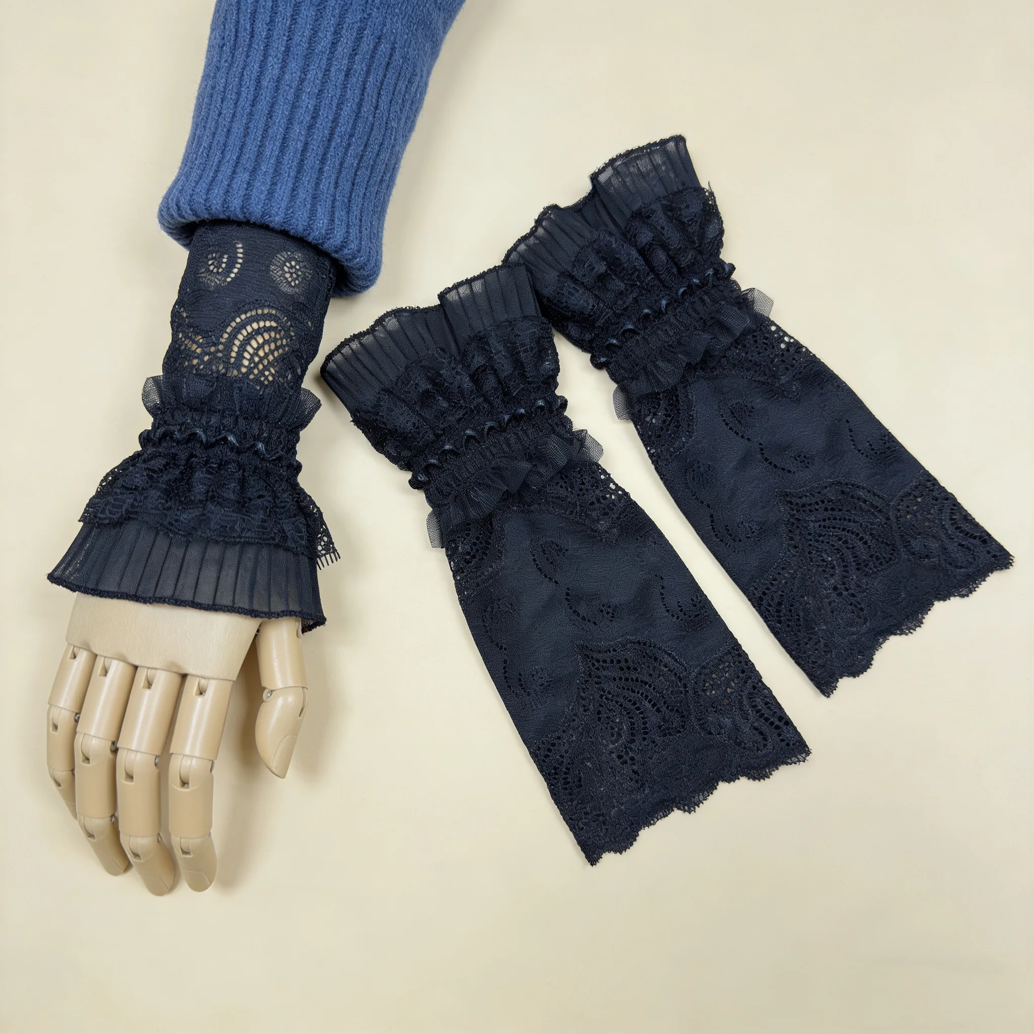 Декоративные манжеты в стиле Лолита для рук, длинные, кружевные, весна/лето
Декоративные манжеты в стиле Лолита для рук, длинные, кружевные, весна/лето