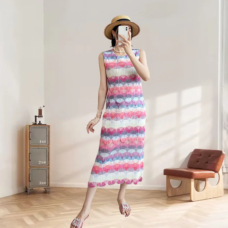Miyake Pleated Dress 2025 Summer New Vacation Fold Sleeveless Tank Dress Pleat Dress Fashion Print Casual Skinny Women Clothing
Miyake Pleated Dress 2025 Summer New Vacation Fold Sleeveless Tank Dress Pleat Dress Fashion Print Casual Skinny Women Clothing