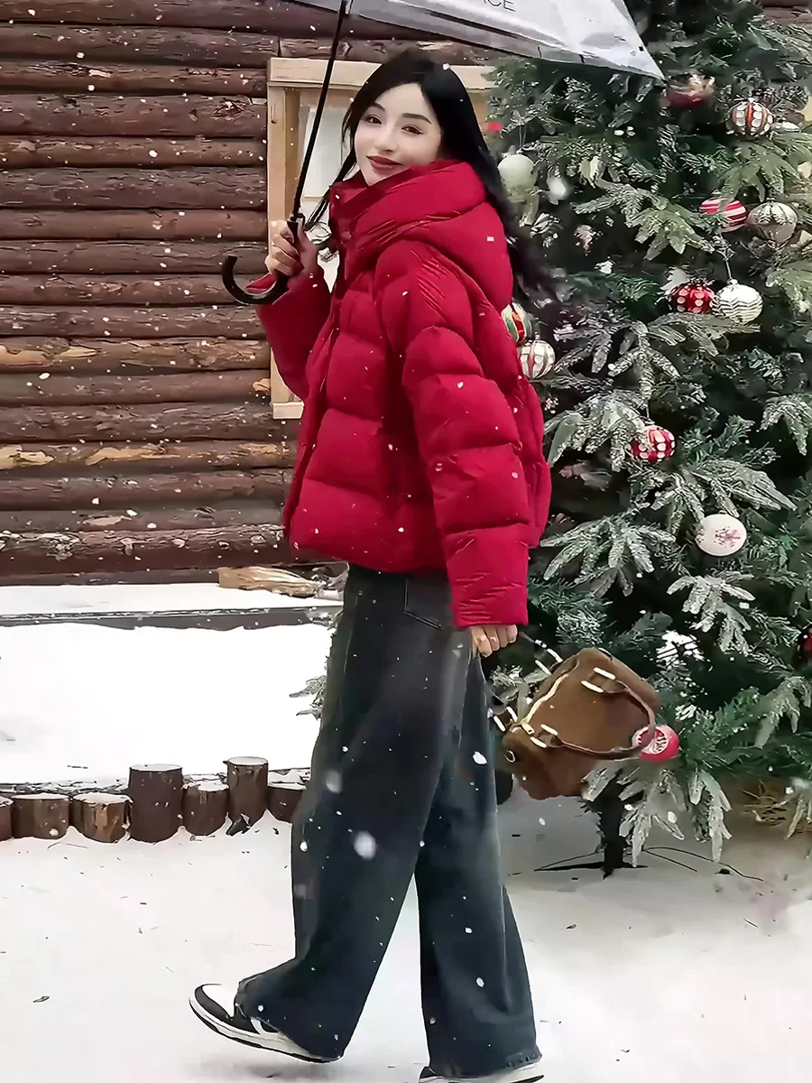 Красная женская утепленная зимняя куртка-пуховик с капюшоном, теплая, для повседневной носки, модная, в стиле «хлебный пуховик»
Красная женская утепленная зимняя куртка-пуховик с капюшоном, теплая, для повседневной носки, модная, в стиле «хлебный пуховик»