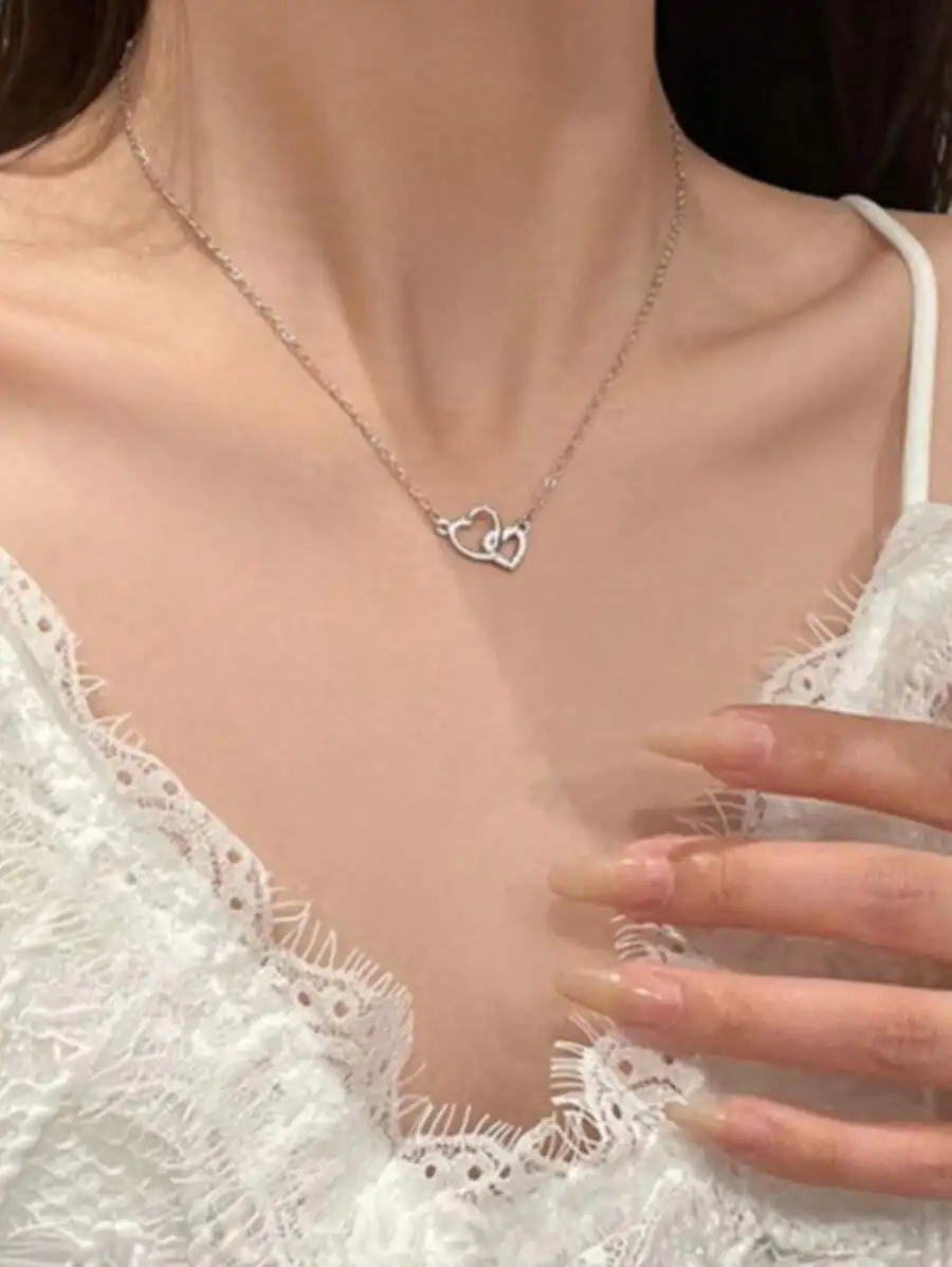 Double Heart Link Pendant Necklace With Sparkling Rhinestones, Elegant Clavicle Chain For Women, Perfect Gift For Loved Ones
Double Heart Link Pendant Necklace With Sparkling Rhinestones, Elegant Clavicle Chain For Women, Perfect Gift For Loved Ones