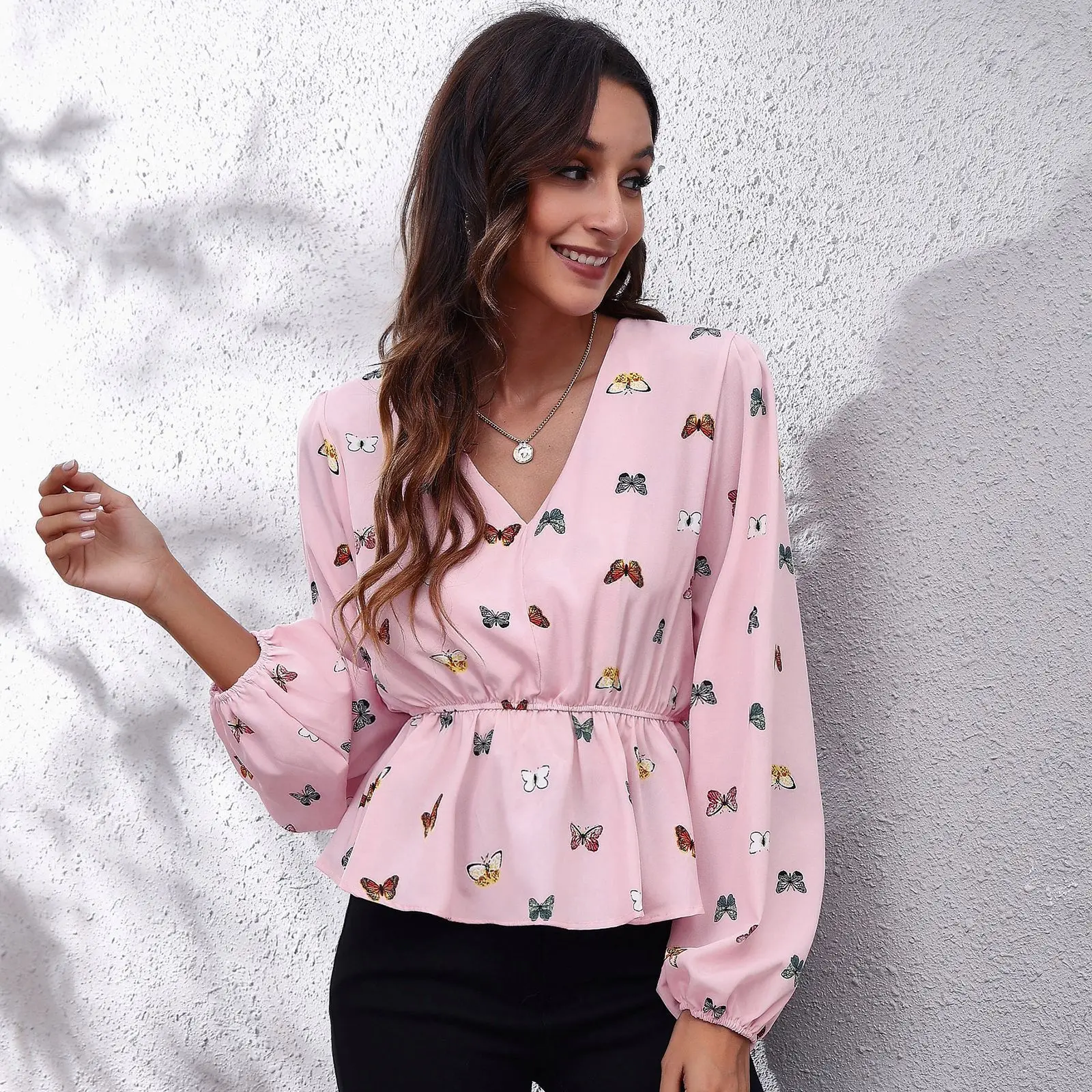 Europe and the United States new butterfly lantern sleeve waist V-neck long-sleeved blouse new printed chiffon shirt
Europe and the United States new butterfly lantern sleeve waist V-neck long-sleeved blouse new printed chiffon shirt