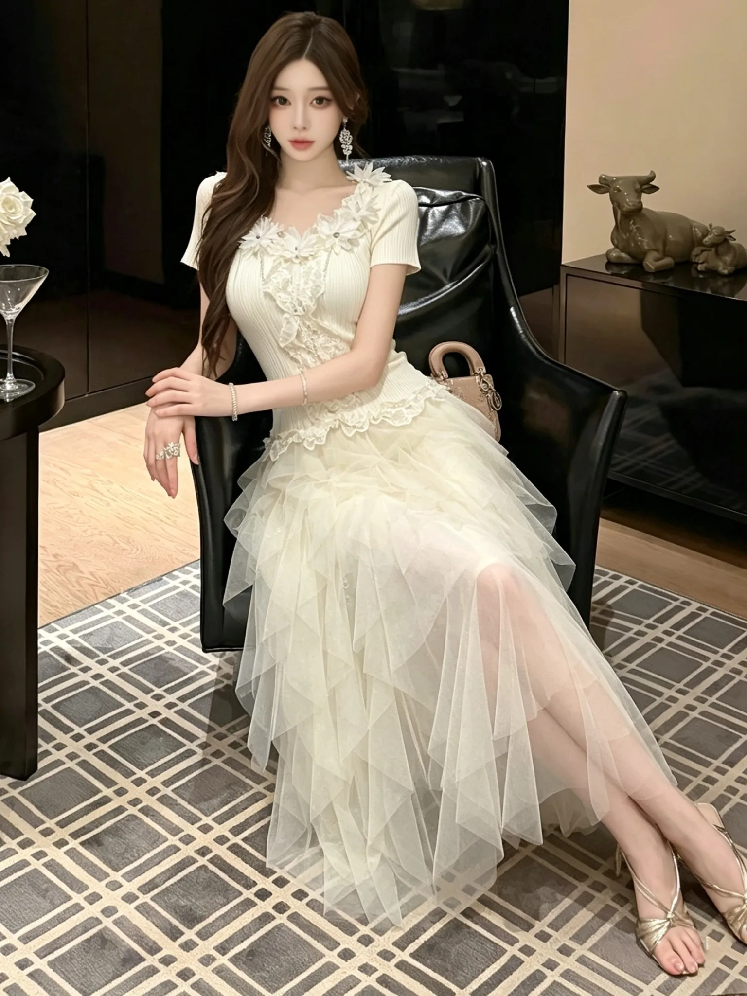 Summer High Waist Knitted Skirt with Tassel Flower Design Versatile Body Shaping Net Yarn Half Body Skirt for Women
Summer High Waist Knitted Skirt with Tassel Flower Design Versatile Body Shaping Net Yarn Half Body Skirt for Women