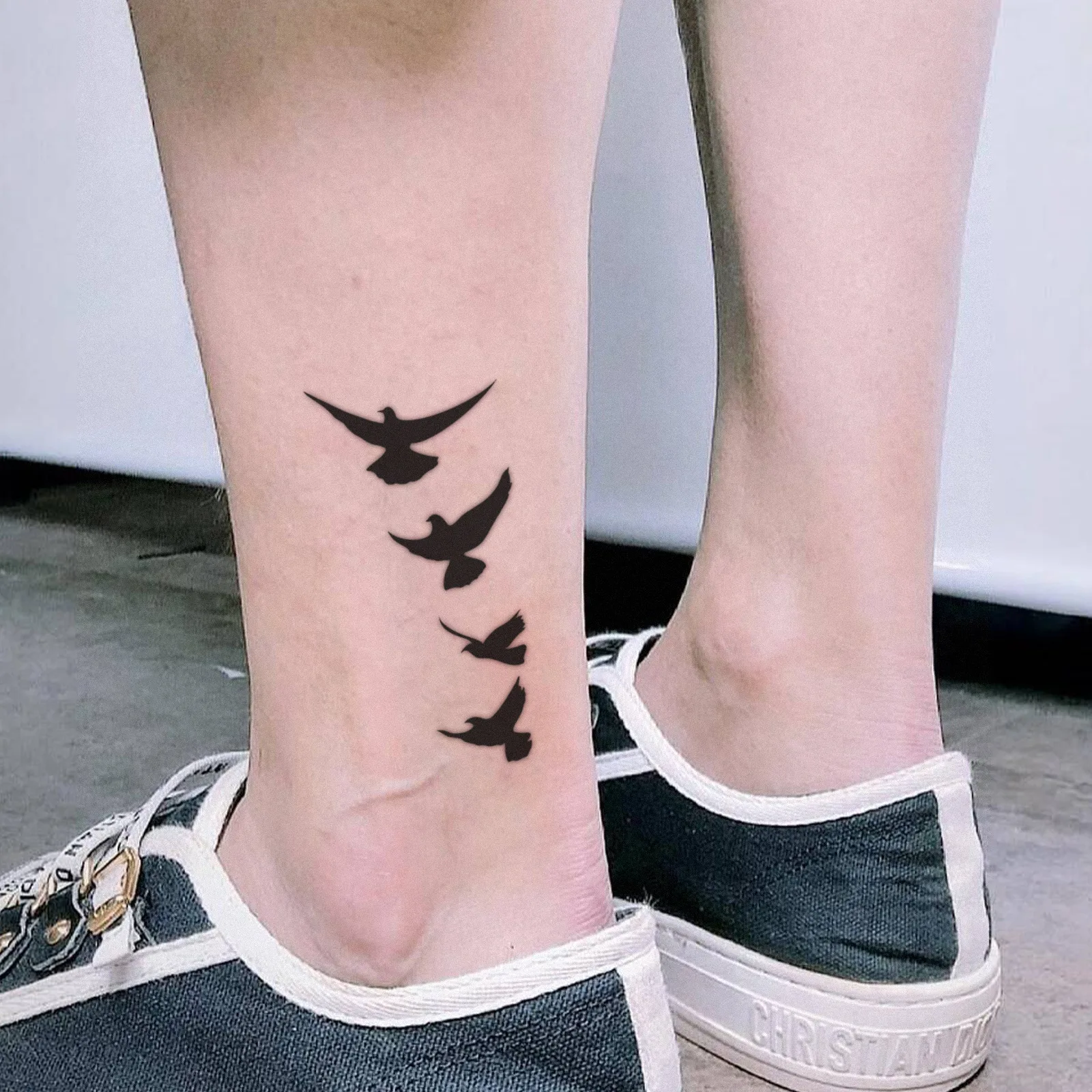Minimalist Leaf Vine Tattoo Sticker Waterproof Long Lasting Fine Line Temporary Tattoo for Women Finger Hand
Minimalist Leaf Vine Tattoo Sticker Waterproof Long Lasting Fine Line Temporary Tattoo for Women Finger Hand