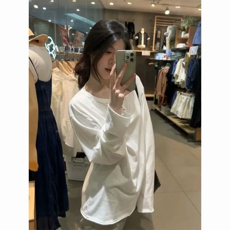 Корейская простая женская футболка с длинными рукавами на пуговицах нестандартной формы, новый дизайн 2025, однотонный свободный и универсальный топ
Корейская простая женская футболка с длинными рукавами на пуговицах нестандартной формы, новый дизайн 2025, однотонный свободный и универсальный топ