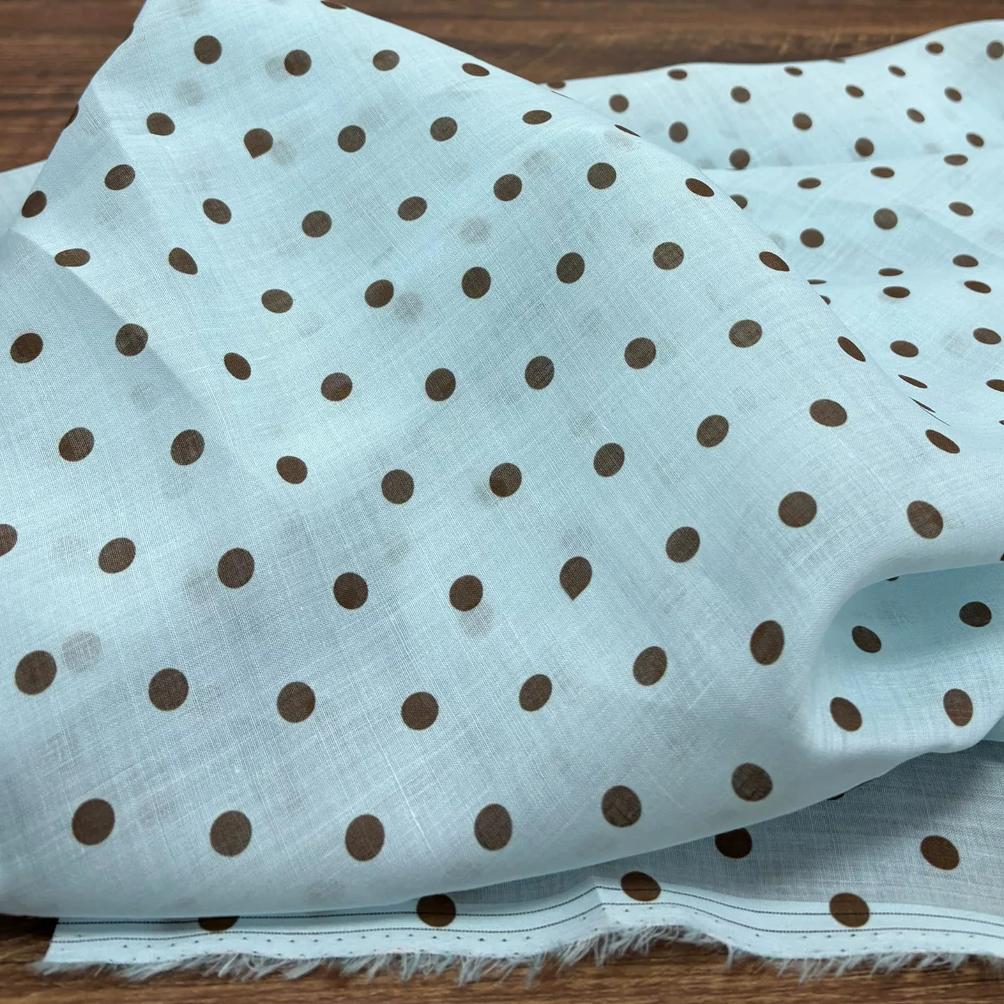 1yard Women's cheongsam dress fabrics for material ramie tissu Blue background brown dot print fabric
1yard Women's cheongsam dress fabrics for material ramie tissu Blue background brown dot print fabric