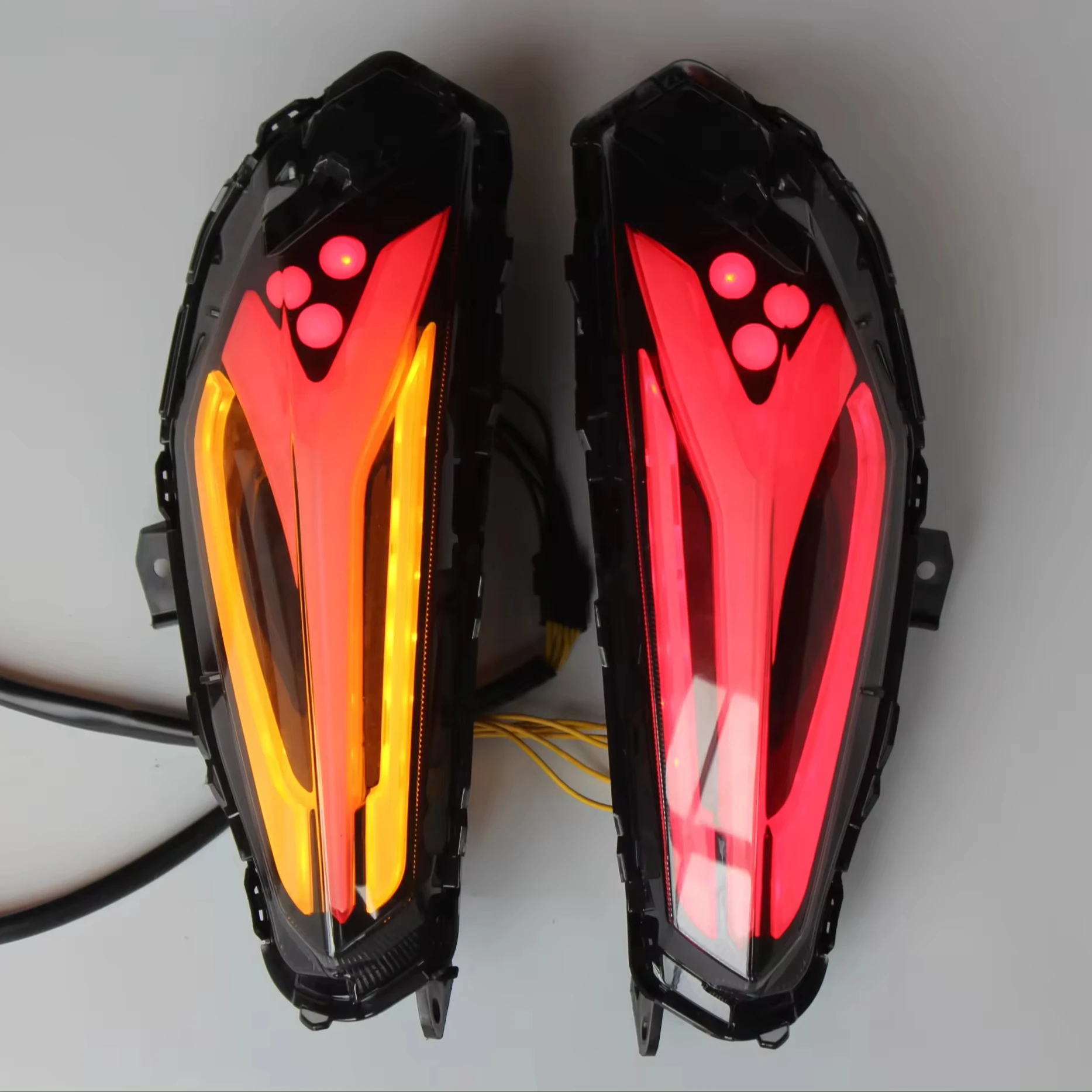 Modified Motorcycle Rear Braking Light Led Taillight Moto Accessories Spare Parts for Yam-aha Xmax 300 2023
Modified Motorcycle Rear Braking Light Led Taillight Moto Accessories Spare Parts for Yam-aha Xmax 300 2023