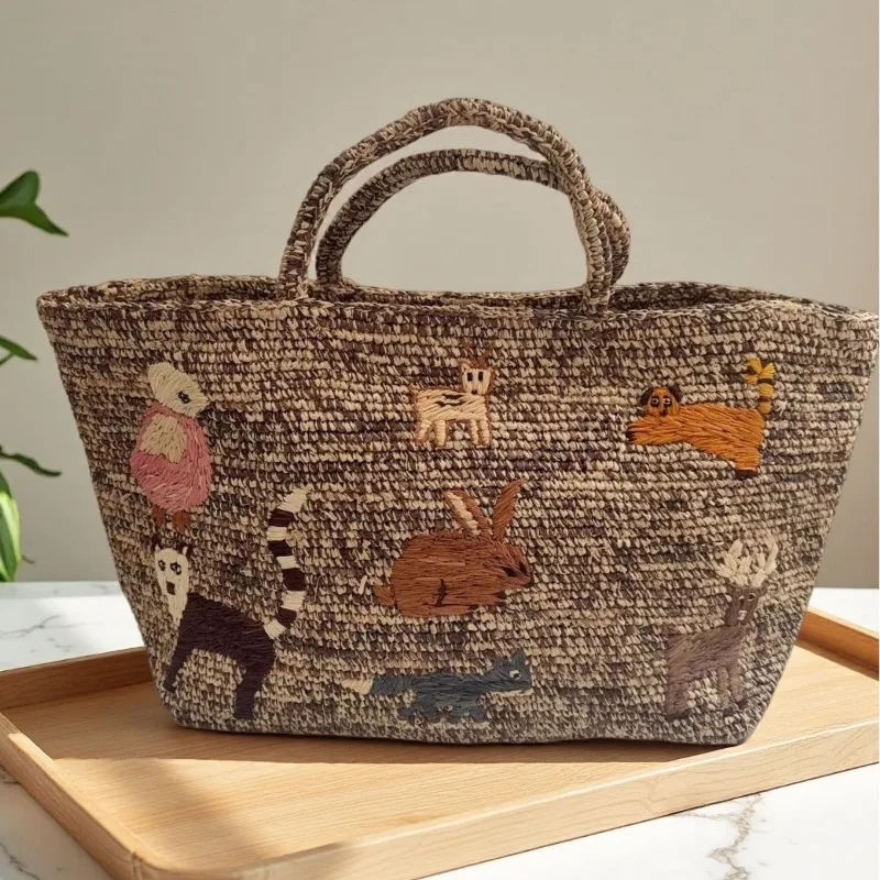 Fashionable and Trendy Hand-woven Straw Bag with Large Capacity, New Style Women's Lightweight and Versatile Commuting Handbag
Fashionable and Trendy Hand-woven Straw Bag with Large Capacity, New Style Women's Lightweight and Versatile Commuting Handbag