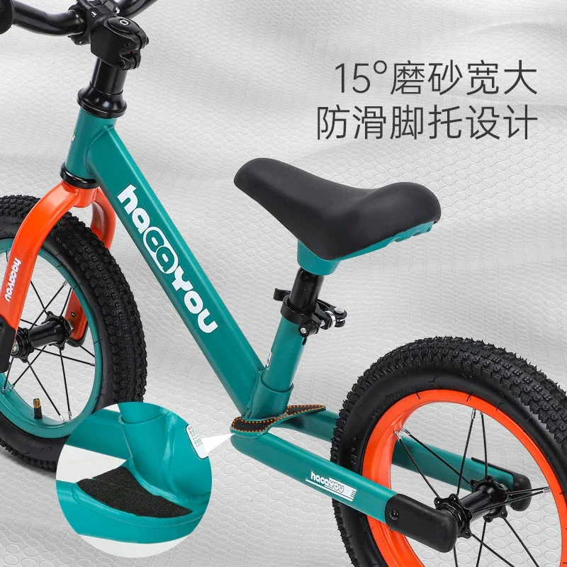 One piece Children's balance bike without pedals for boys and girls1-3-63-year-old child riding a balance bike
One piece Children's balance bike without pedals for boys and girls1-3-63-year-old child riding a balance bike
