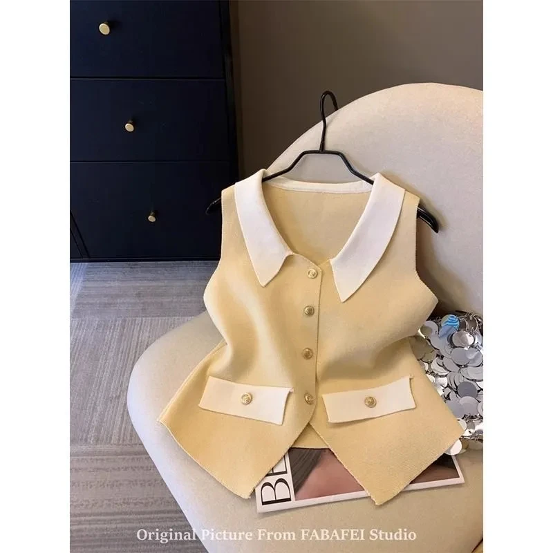 Summer 2025 New Small Fragrant Wind Contrasts With Color V-Neck Waist Coat Women's Wear High-Grade Knitted Soft Vest Jacket
Summer 2025 New Small Fragrant Wind Contrasts With Color V-Neck Waist Coat Women's Wear High-Grade Knitted Soft Vest Jacket