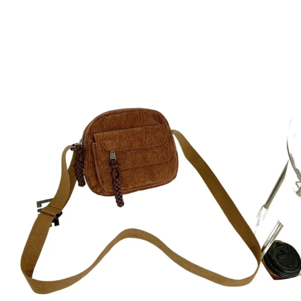 Handbag Corduroy Shoulder Bag Large Capacity Solid Color Corduroy Crossbody Bag Makeup Lipstick Bag Storage Bag
Handbag Corduroy Shoulder Bag Large Capacity Solid Color Corduroy Crossbody Bag Makeup Lipstick Bag Storage Bag