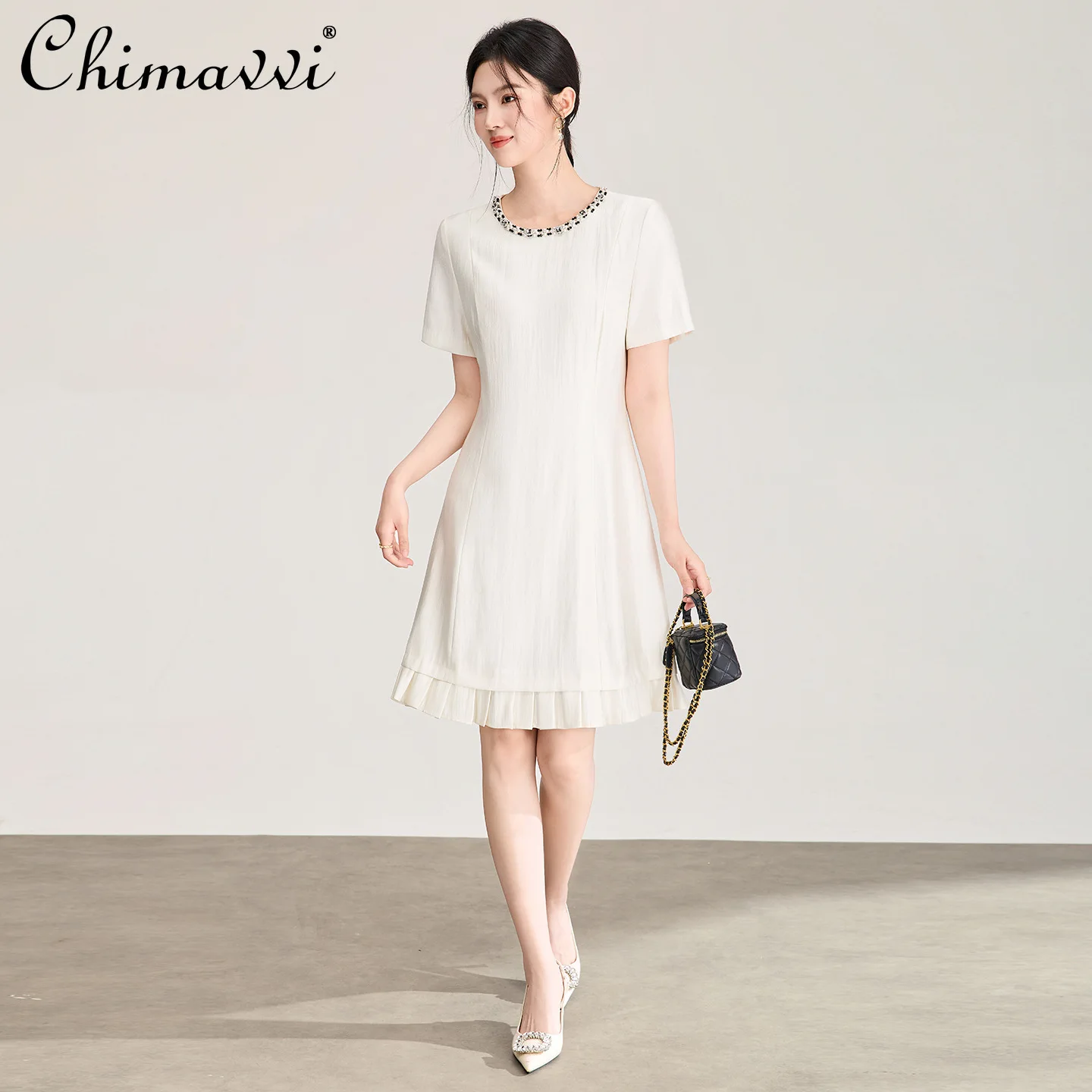French Elegant Temperament Socialite Beaded Diamond Round Neck Short Sleeve High Waist A-line Simple Black Dress Women's Summer
French Elegant Temperament Socialite Beaded Diamond Round Neck Short Sleeve High Waist A-line Simple Black Dress Women's Summer