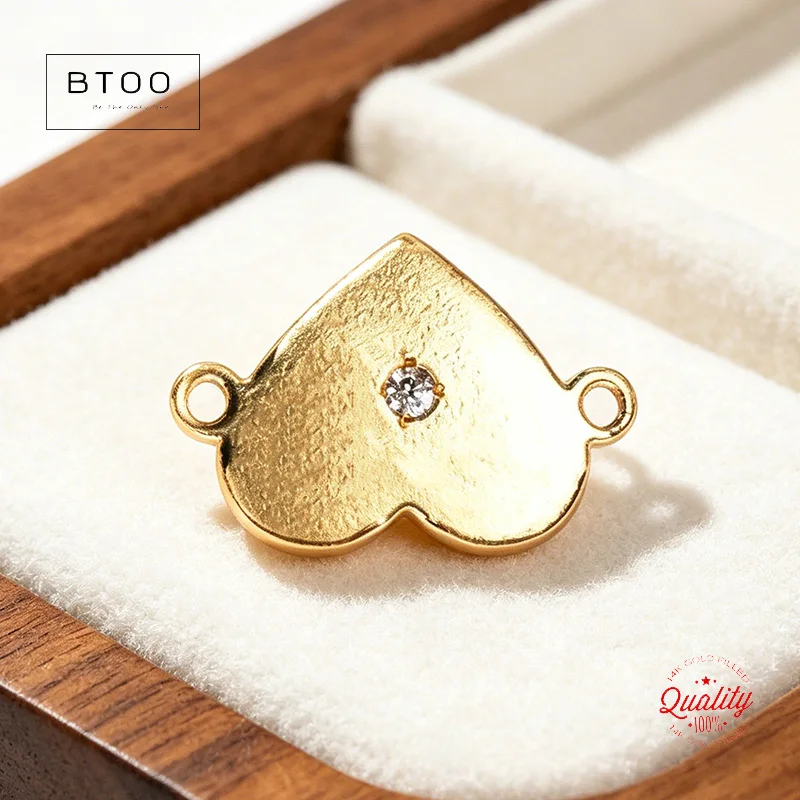 Romantic Heart Charm with Zircon - Gold Pendant 14K Gold Filled for DIY Jewelry Making - Suitable for Bracelet Necklace Earring
Romantic Heart Charm with Zircon - Gold Pendant 14K Gold Filled for DIY Jewelry Making - Suitable for Bracelet Necklace Earring