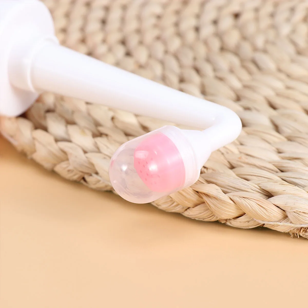 600 мл портативная женская бутылочка для мытья для путешествий, уличного домашнего использования, промывочная бутылка с мягкой ручкой, распылитель для личной гигиены
600 мл портативная женская бутылочка для мытья для путешествий, уличного домашнего использования, промывочная бутылка с мягкой ручкой, распылитель для личной гигиены