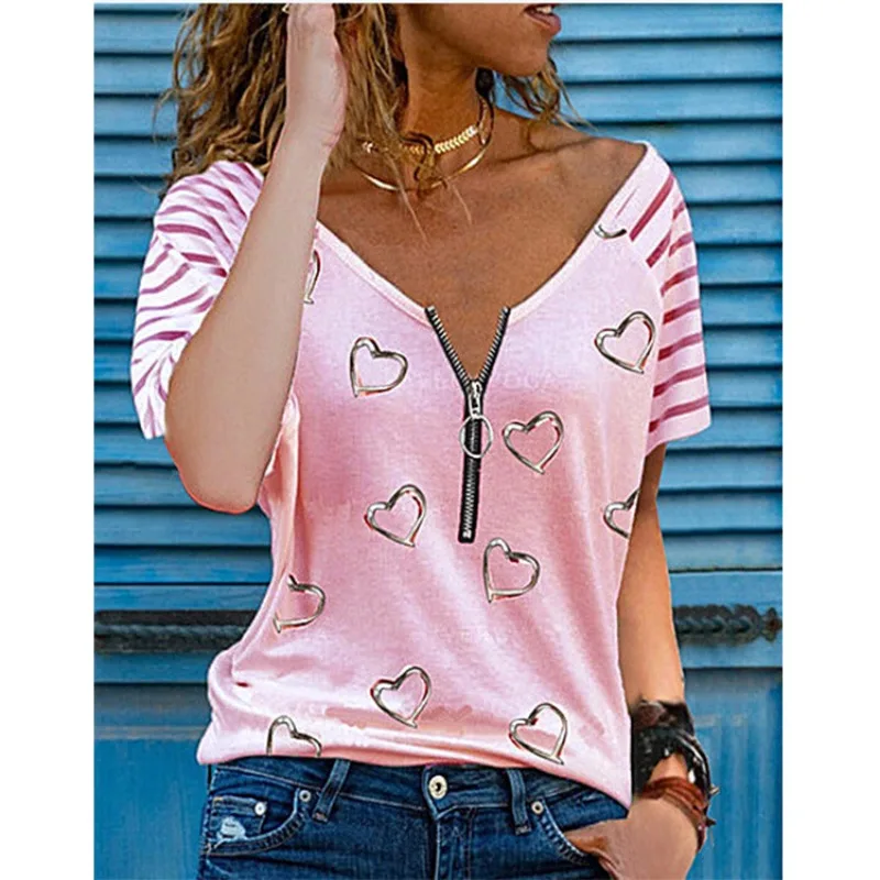 2024 Women's Summer New Pullover V-neck Patchwork Zipper Heart Print Fashion Elegant Minimalist Casual Short Sleeved T-shirt Top
2024 Women's Summer New Pullover V-neck Patchwork Zipper Heart Print Fashion Elegant Minimalist Casual Short Sleeved T-shirt Top