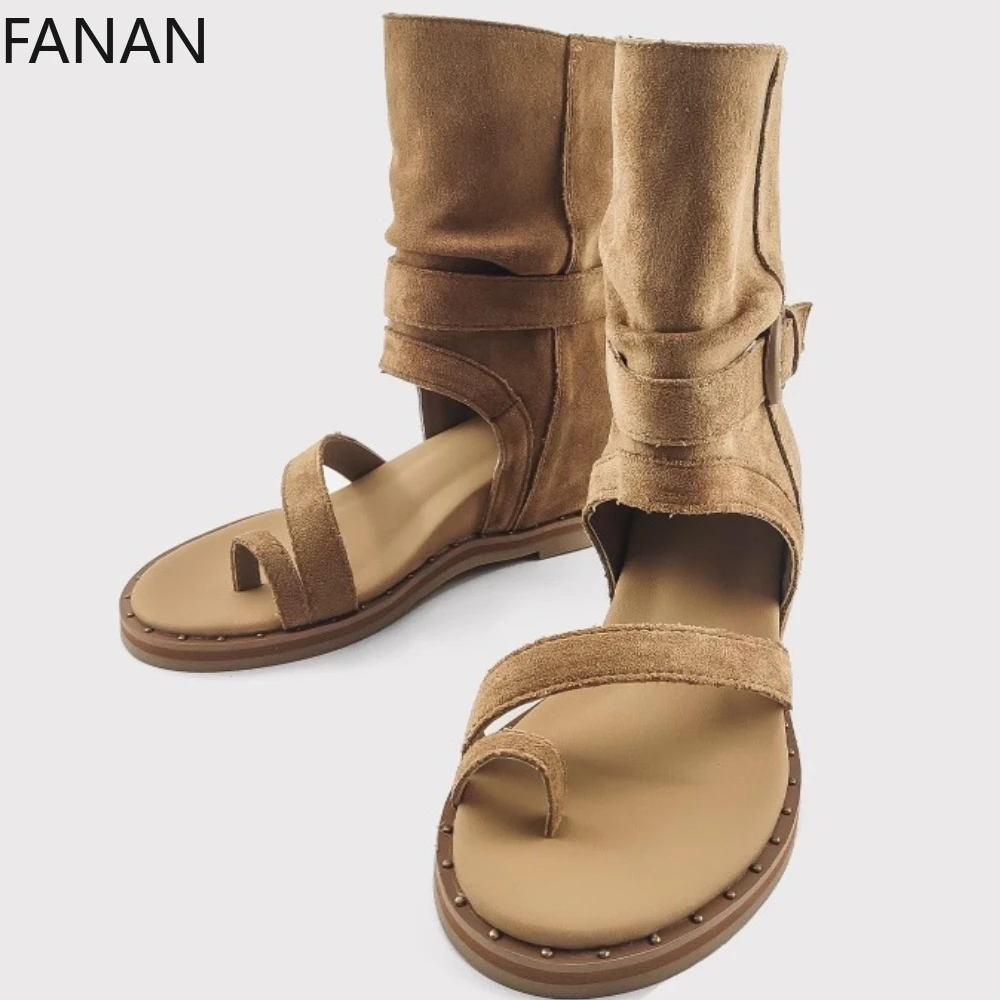 Original European American Style Hollow Toe Flat Bottom Heel Sandals Boots Women's 2025 Summer Vintage Side Zipper Suede Boots
Original European American Style Hollow Toe Flat Bottom Heel Sandals Boots Women's 2025 Summer Vintage Side Zipper Suede Boots