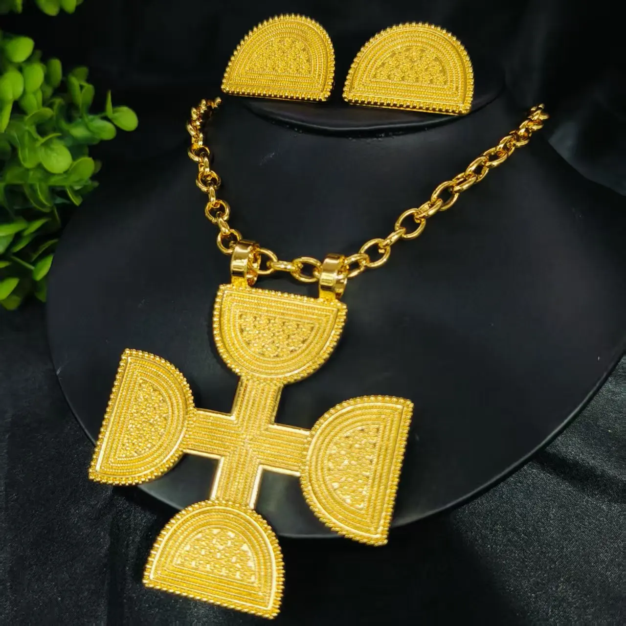 Saudi Arabia Gold Color Cross Ethiopia Women Jewelry Necklace Earring African Arab Bridal Set Habesha Eritrea Party Gift
Saudi Arabia Gold Color Cross Ethiopia Women Jewelry Necklace Earring African Arab Bridal Set Habesha Eritrea Party Gift
