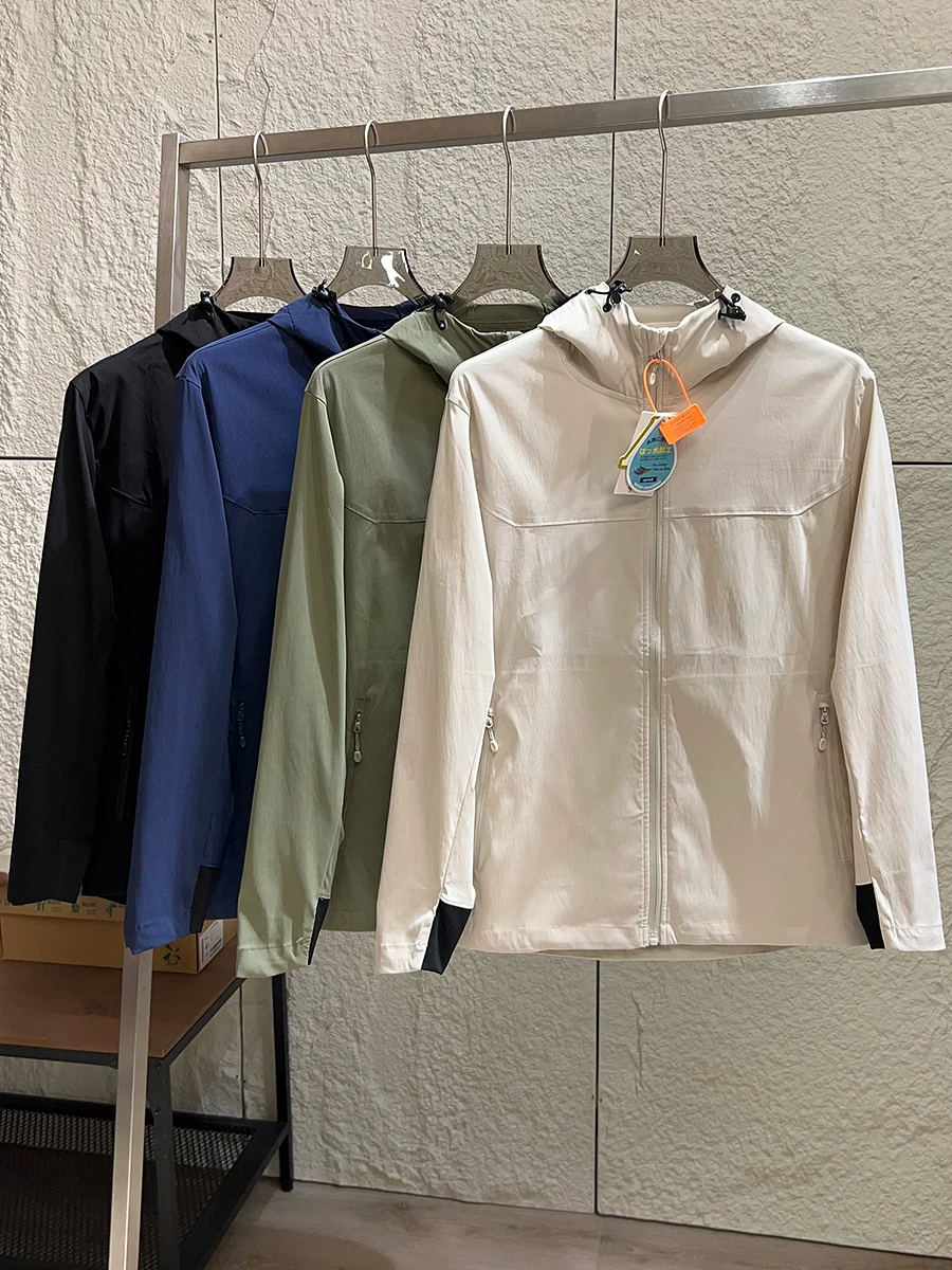 Outdoor Casual Men's Softshell Jacket with Hood Waterproof Windproof Comfortable Lightweight Polyester Nylon Zipper Closure
Outdoor Casual Men's Softshell Jacket with Hood Waterproof Windproof Comfortable Lightweight Polyester Nylon Zipper Closure