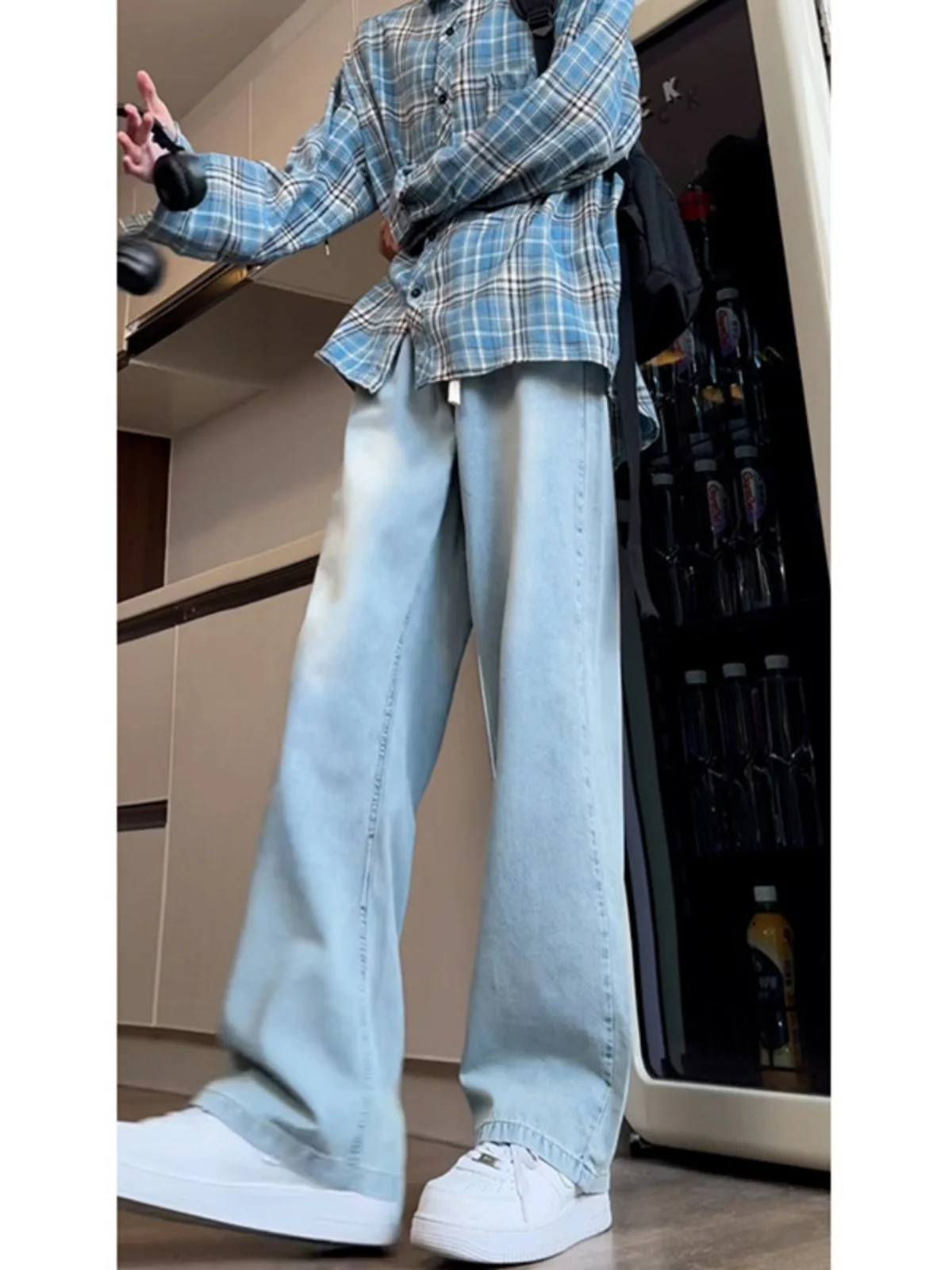 Light Blue Ice Silk Cooling Men's Jeans Summer American Retro Vibe Loose Wide Leg Pants Straight Cut Dstring mid Waist
Light Blue Ice Silk Cooling Men's Jeans Summer American Retro Vibe Loose Wide Leg Pants Straight Cut Dstring mid Waist