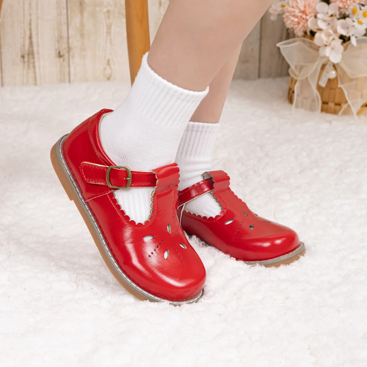 Детские туфли Мэри Джейн с фестончатым краем, на липучке, дышащие, с вырезами, повседневные, для девочек
Детские туфли Мэри Джейн с фестончатым краем, на липучке, дышащие, с вырезами, повседневные, для девочек