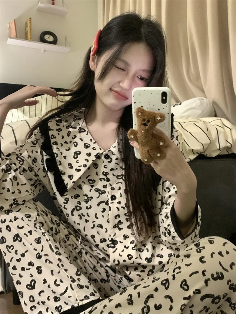 Korean Style Sweet Doll Collar Sleepwear Long Sleeve Heart Print Home Clothes Set for Women Spring Autumn New Arrival
Korean Style Sweet Doll Collar Sleepwear Long Sleeve Heart Print Home Clothes Set for Women Spring Autumn New Arrival