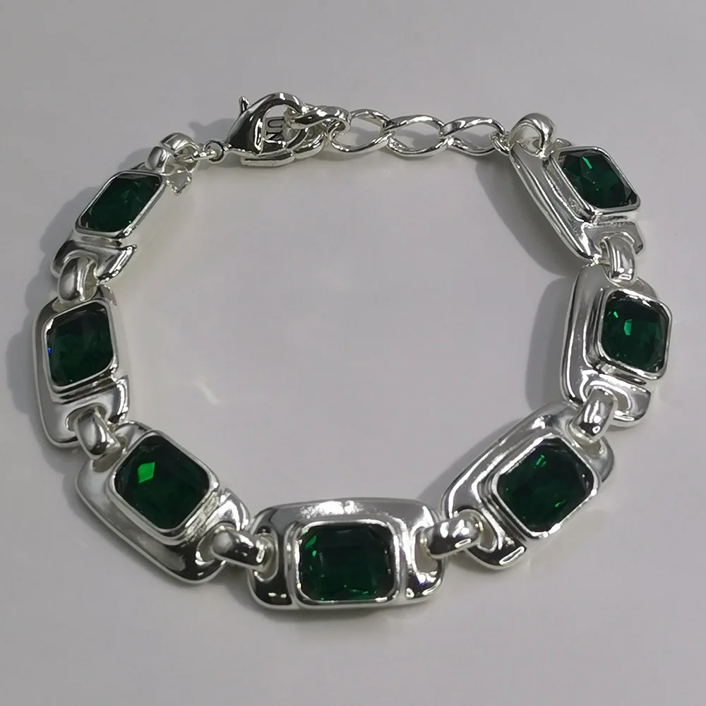 Spain's Hot Selling Daily Charm High-end Geometric Bracelet Women's Accessories Give Friends Holiday Gifts
Spain's Hot Selling Daily Charm High-end Geometric Bracelet Women's Accessories Give Friends Holiday Gifts