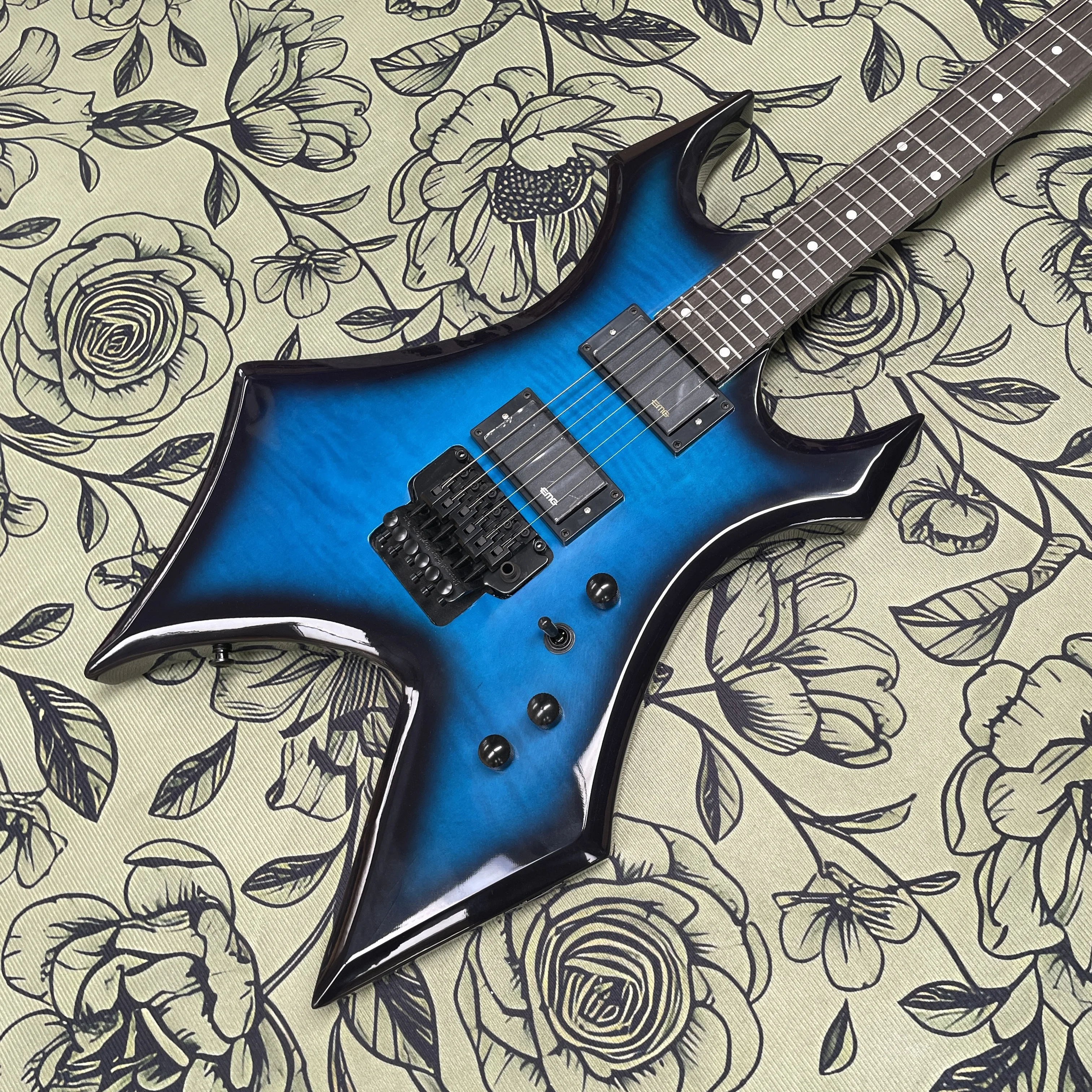 Blue and black gradient 6-string electric guitar, mahogany body double pickup guitars, stage performance electric guitarra
Blue and black gradient 6-string electric guitar, mahogany body double pickup guitars, stage performance electric guitarra